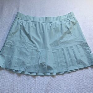 NWT Talbots Lightweight Woven Pleated Skort